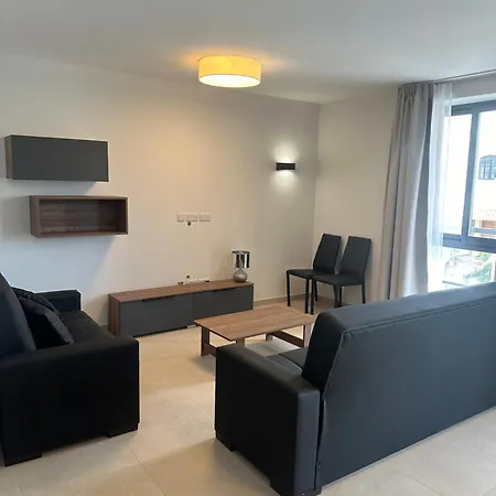 Apartment 1 In A Shared 3 Bedrrom In Swieqi 10 Mins Away From Paceville And *
