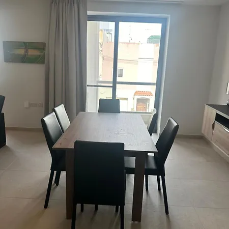 1 In A Shared 3 Bedrrom In Swieqi 10 Mins Away From Paceville And *